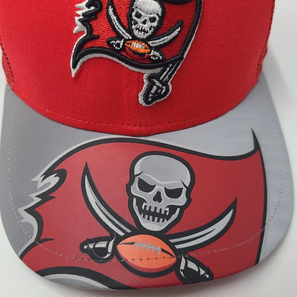 Youth Tampa Bay Buccaneers Hat Snapback Trucker Mesh New Era 9Forty Red Gray NFL